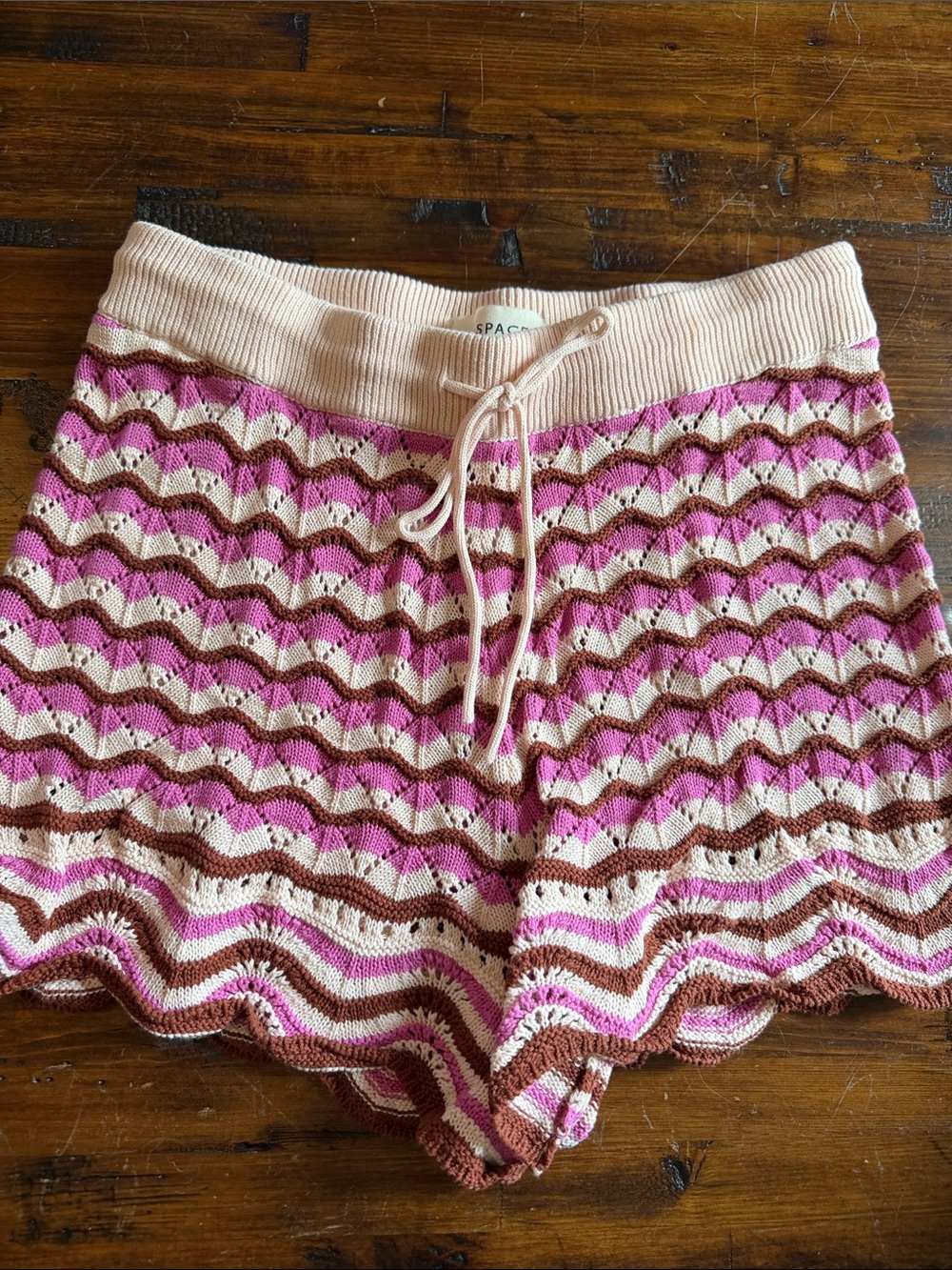 l*space Pink, Brown & Cream Crochet Wave Knit Shorts